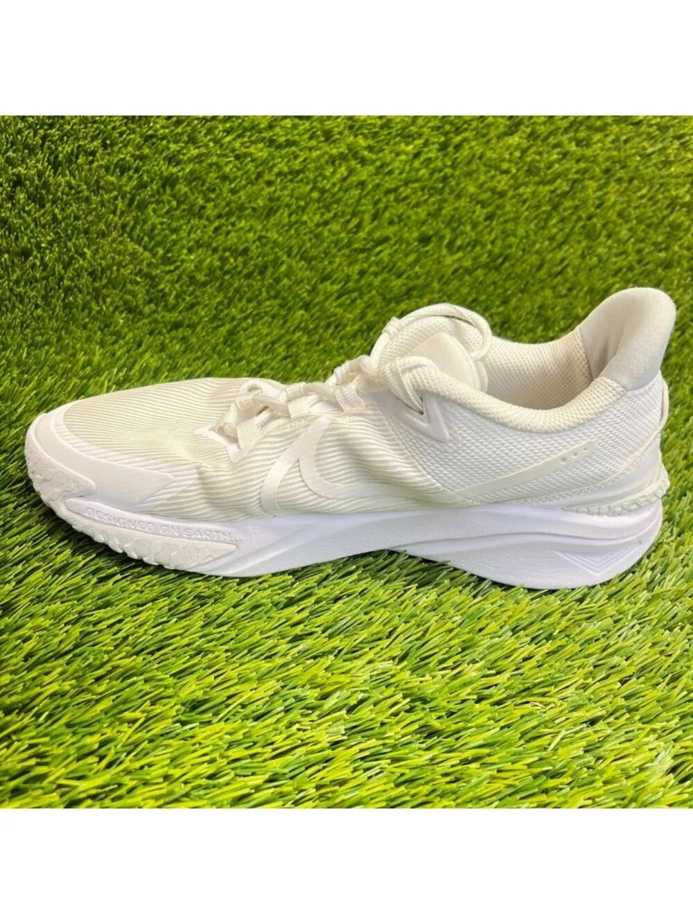 Nike Star Runner 4 Boys Size 6Y White Athletic Running Walking Shoes Sneakers